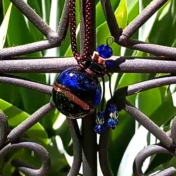 🆕️❤LAST 1❤EMORY ROSE MINI GLASS BOTTLE CHARM NECKLACE - Picture 3 of 17